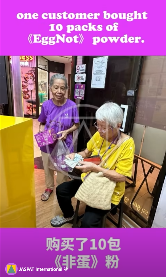 Singapore 【JASPAT International】U-Turn Point F&B 📍 Fortune Centre, #02-20A Miracles happen! An auntie visited our store a week ago looking worried. After a warm introduction by Mdm Loh, she bought 5 packs of 《EggNot》 Powder, having heard it helps with dementia, joint pain, and the "three highs" (hypertension, high blood sugar, high cholesterol). She wanted to try it herself and also share it with her neighbour suffering from brain atrophy and insomnia, as well as her qigong group. She later added 5 more packs for her son—10 packs in total—and took 10 testimonial booklets to share. One week later, she returned to buy another 6 packs! Why? Her neighbour, who had brain atrophy and insomnia, slept soundly and showed reduced dementia symptoms after just two servings. Another qigong friend’s persistent hand numbness disappeared after three servings. “So effective—it’s amazing!” she exclaimed. She made a special trip to repurchase for her friends, saying helping others brings her the greatest joy and she will continue to do so. A true 【JASPAT】 H.E.R.O! Grateful beyond words. 🙏💞😇 --- <br>新加坡 【爵斯伯国际】U-转点餐饮 📍 金隆大厦 #02-20A 奇迹发生！ 一位阿姨一周前满面愁容经过店铺，经罗阿姨热心介绍，买了5包 《非蛋》粉——因听说它对老年痴呆、脚痛及“三高”有益。她本想自己尝试，也介绍给患脑萎缩失眠的邻居和一起练气功的朋友。后得知对三高好，又加购5包送给儿子，共10包，并带走10本见证书，希望帮到更多人。 一周后，她竟回来再买6包！ 原来，她脑萎缩失眠的邻居饮用两次后睡得香甜，痴呆症状也减退；另一位气功朋友的手麻饮用三次后消失。她连连赞叹：“太见效，真神奇！” 她特地搭顺风车来为朋友回购，说助人最快乐，并会继续帮助更多人。 真正的 【爵斯伯】英雄！感恩不尽。🙏💞😇